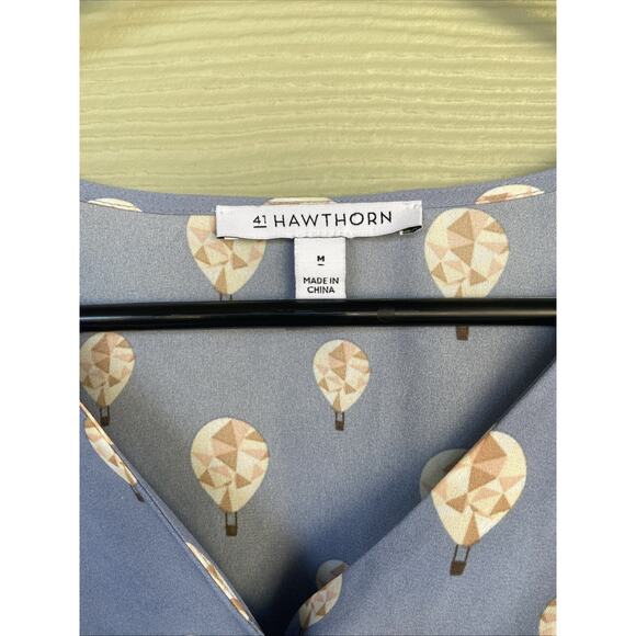 41 Hawthorn Blue Allover Hot Air Balloon Vneck Blouse Shirt Top Womens Medium - Picture 4 of 7